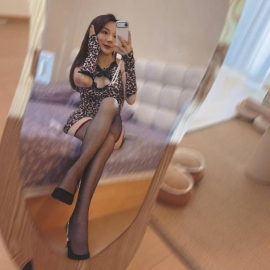 黄岛豹纹眼镜熟女